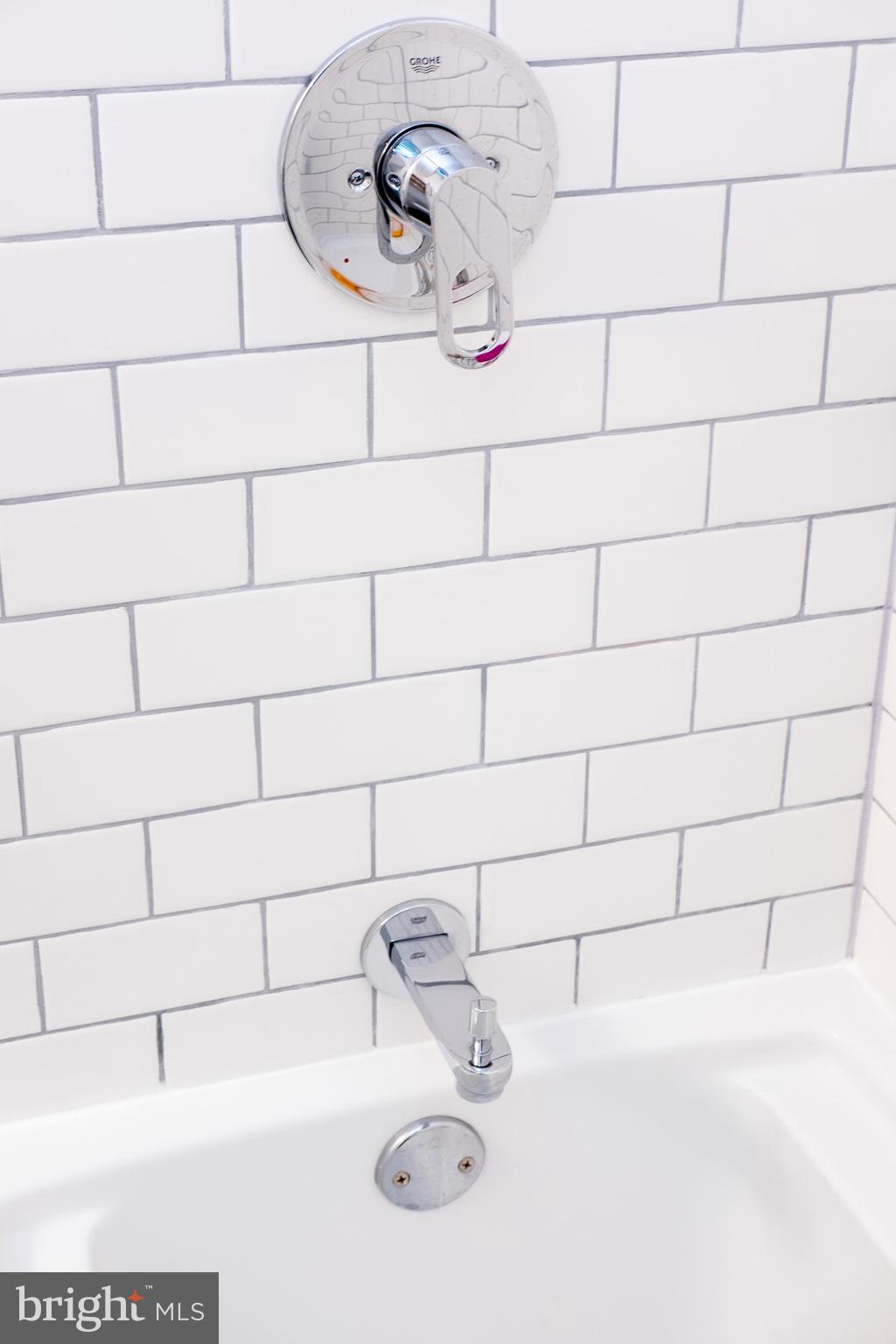 2242 Castle Rock Square, Unit 2B Reston, VA 20191 - Photo 18 of 30 Bath (Master)
