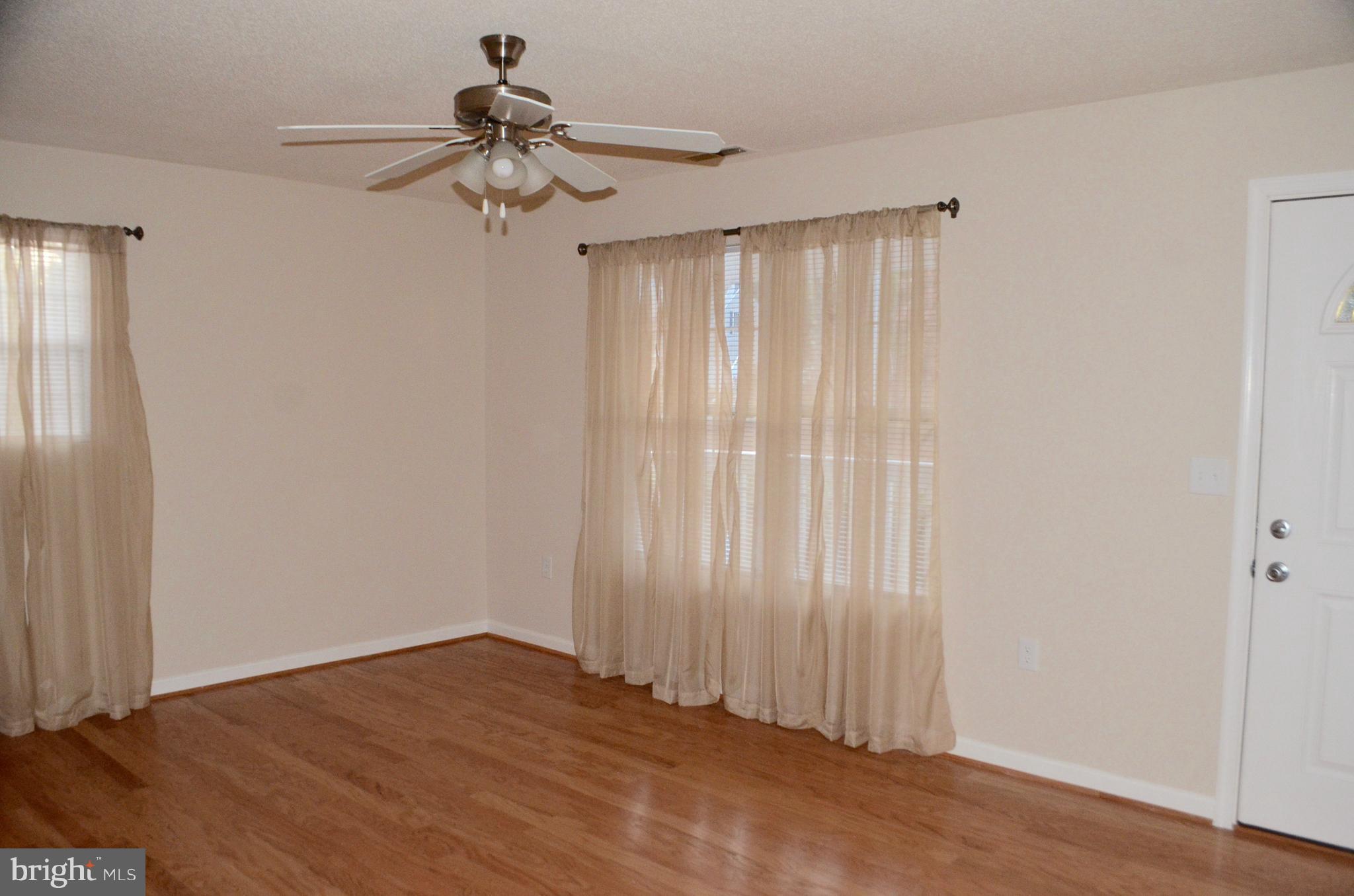 6003 Towles Mill Road Partlow, VA 22534 - Photo 2 of 30 Living Room