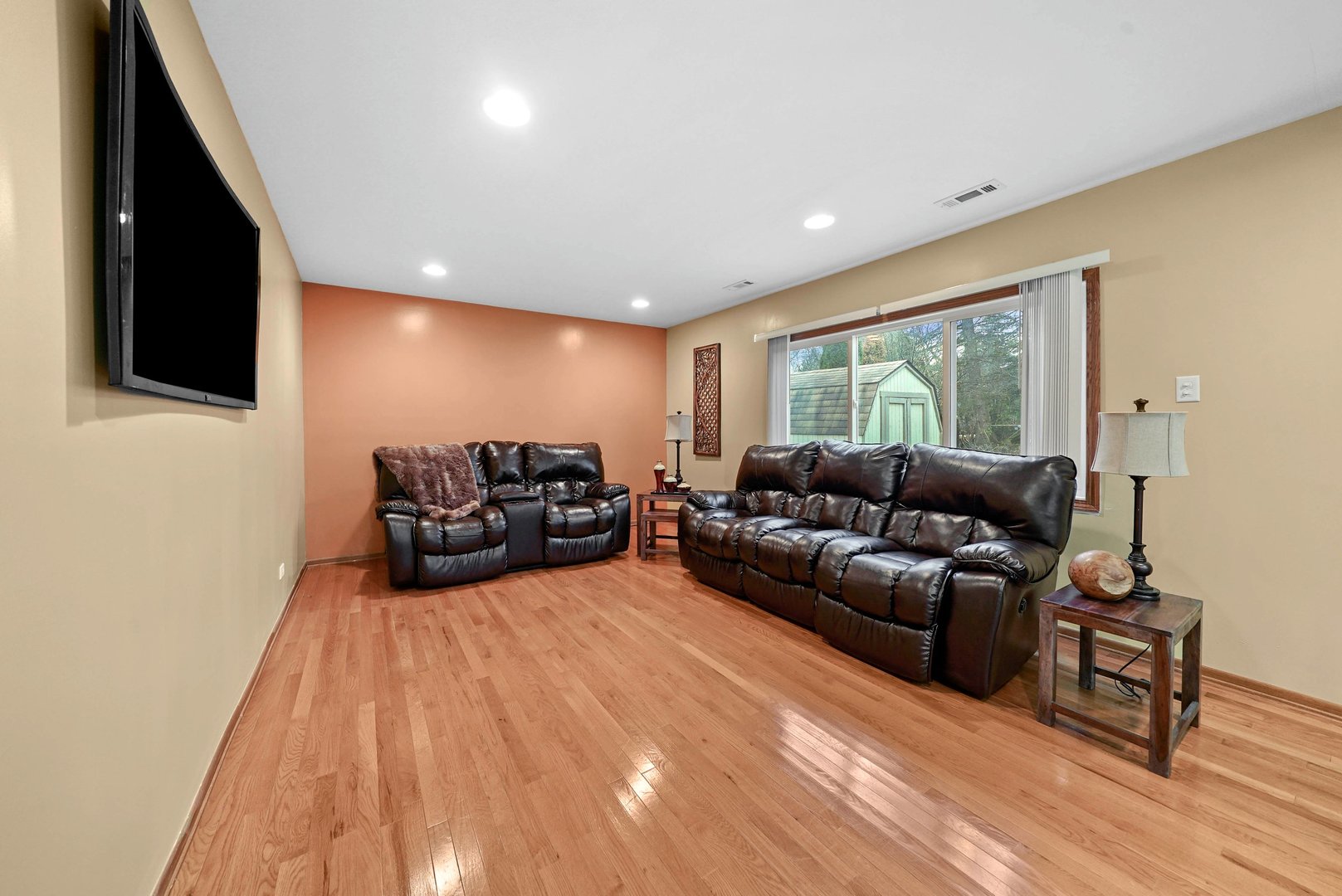 882 Pontiac Lane Carol Stream, IL 60188 - Photo 15 of 30 a living room with furniture window and a flat screen tv