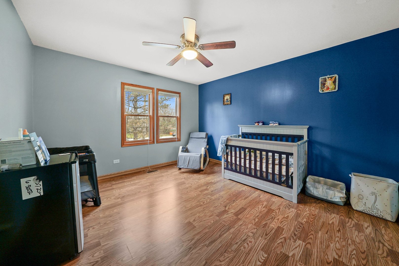 882 Pontiac Lane Carol Stream, IL 60188 - Photo 19 of 30 a bedroom with furniture and a window