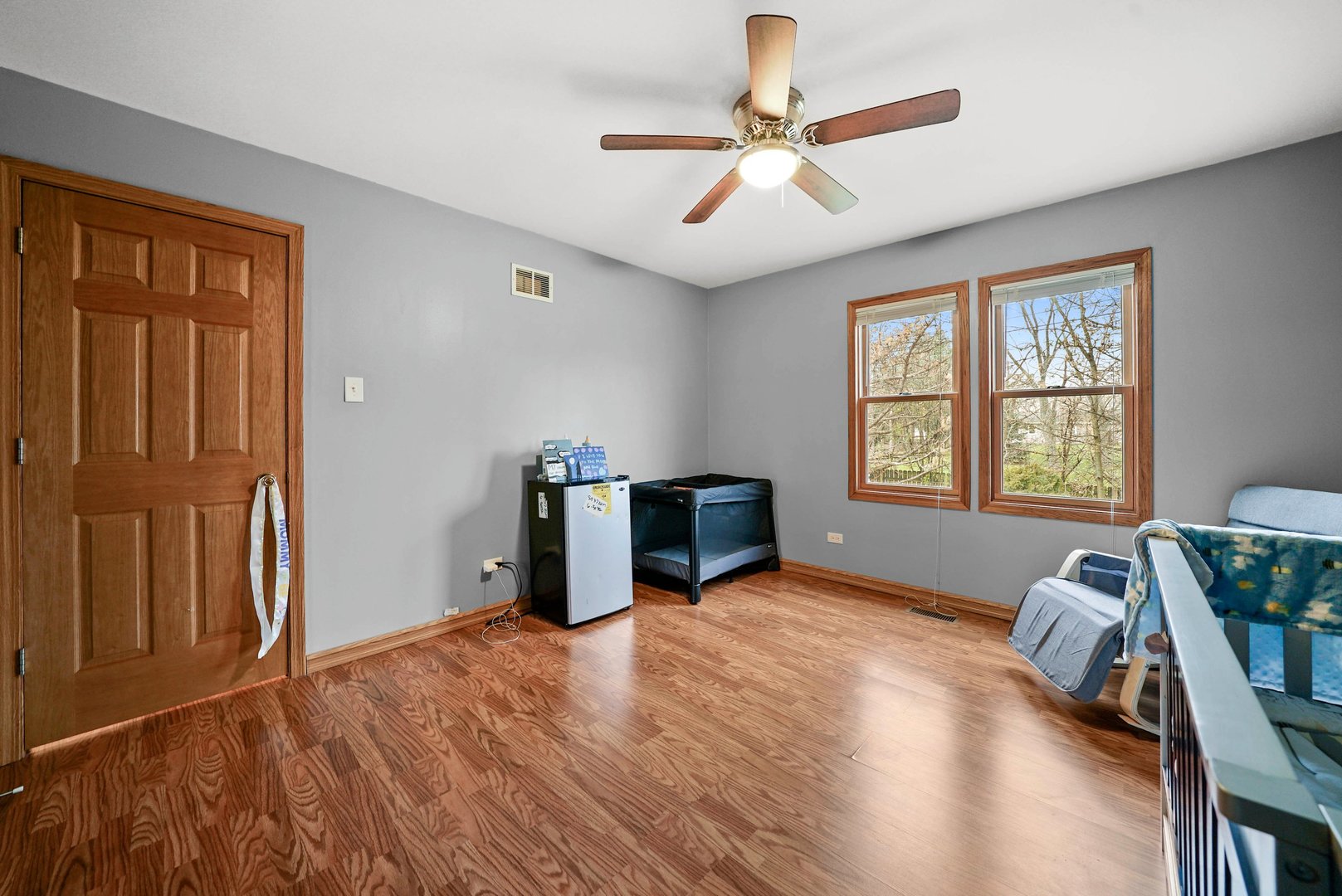 882 Pontiac Lane Carol Stream, IL 60188 - Photo 20 of 30 a view of a livingroom with a window