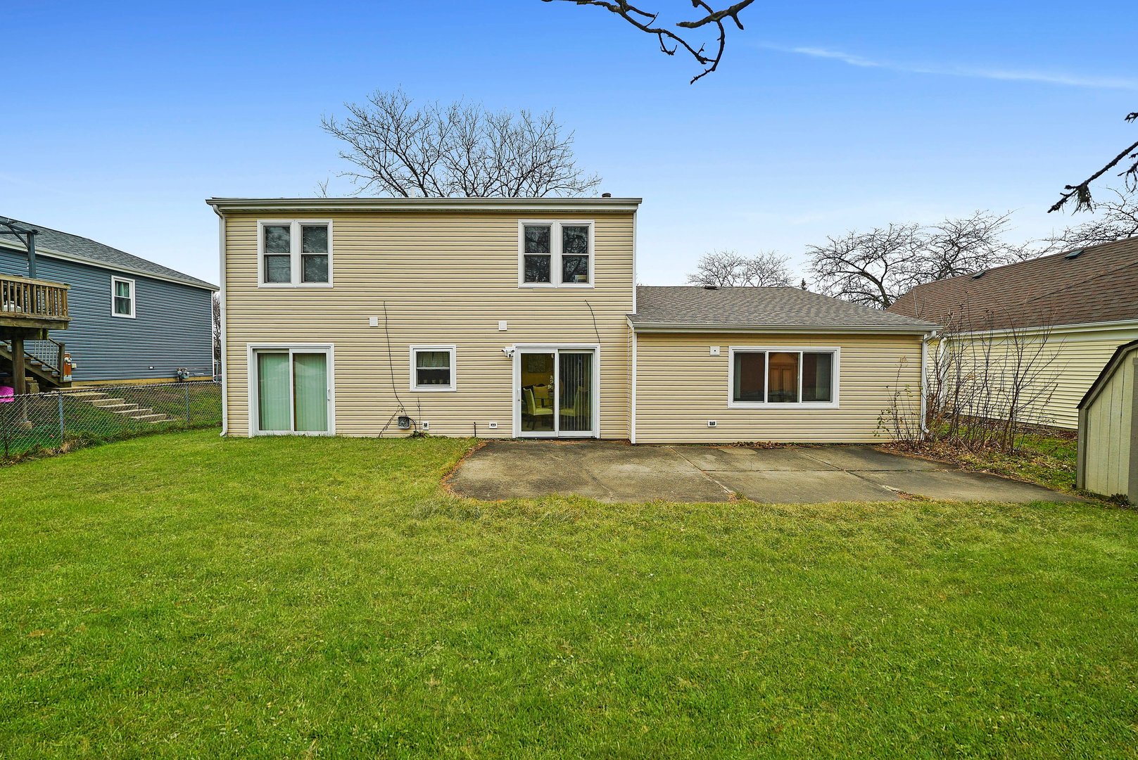 882 Pontiac Lane Carol Stream, IL 60188 - Photo 27 of 30 a house that has a big yard in front of it