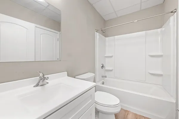 $1,525 | 5-7 Pleasant Street, Unit 303, Worcester, MA 01609