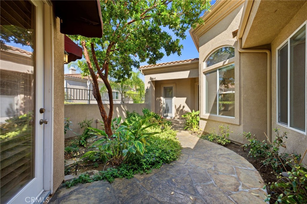 5640 Queen Palms Drive Riverside, CA 92506 - Photo 37 of 50 front courtyard with door to casita