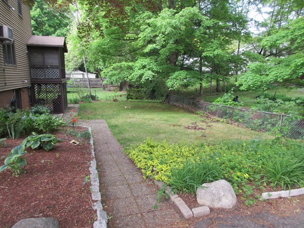 12 Stanley Road Waltham, MA 02452 - Photo 3 of 15 Gallery Image 3