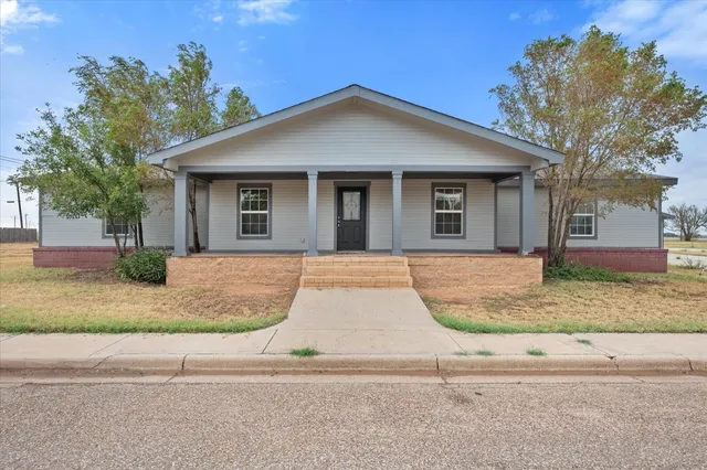 $174,500 | 1520 North 7th Street, Tahoka, TX 79373
