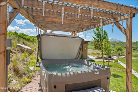 a view of an outdoor space