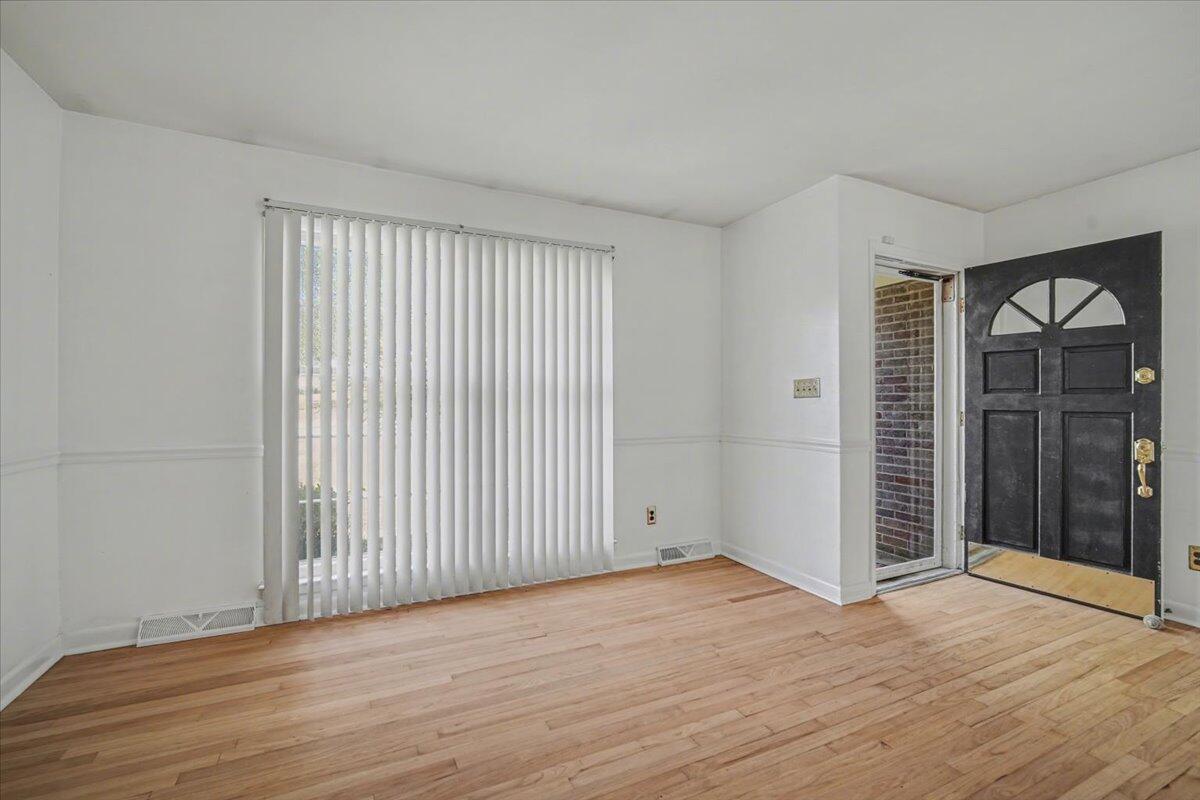 1225 Hillside Drive Hanahan, SC 29410 - Photo 5 of 31 05-1225 Hillside Dr-4