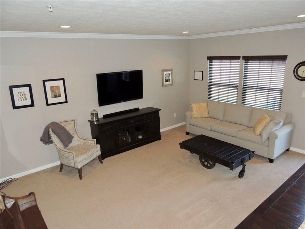 402 Rosecliff Road Wexford, PA 15090 - Photo 2 of 6 Gallery Image 2