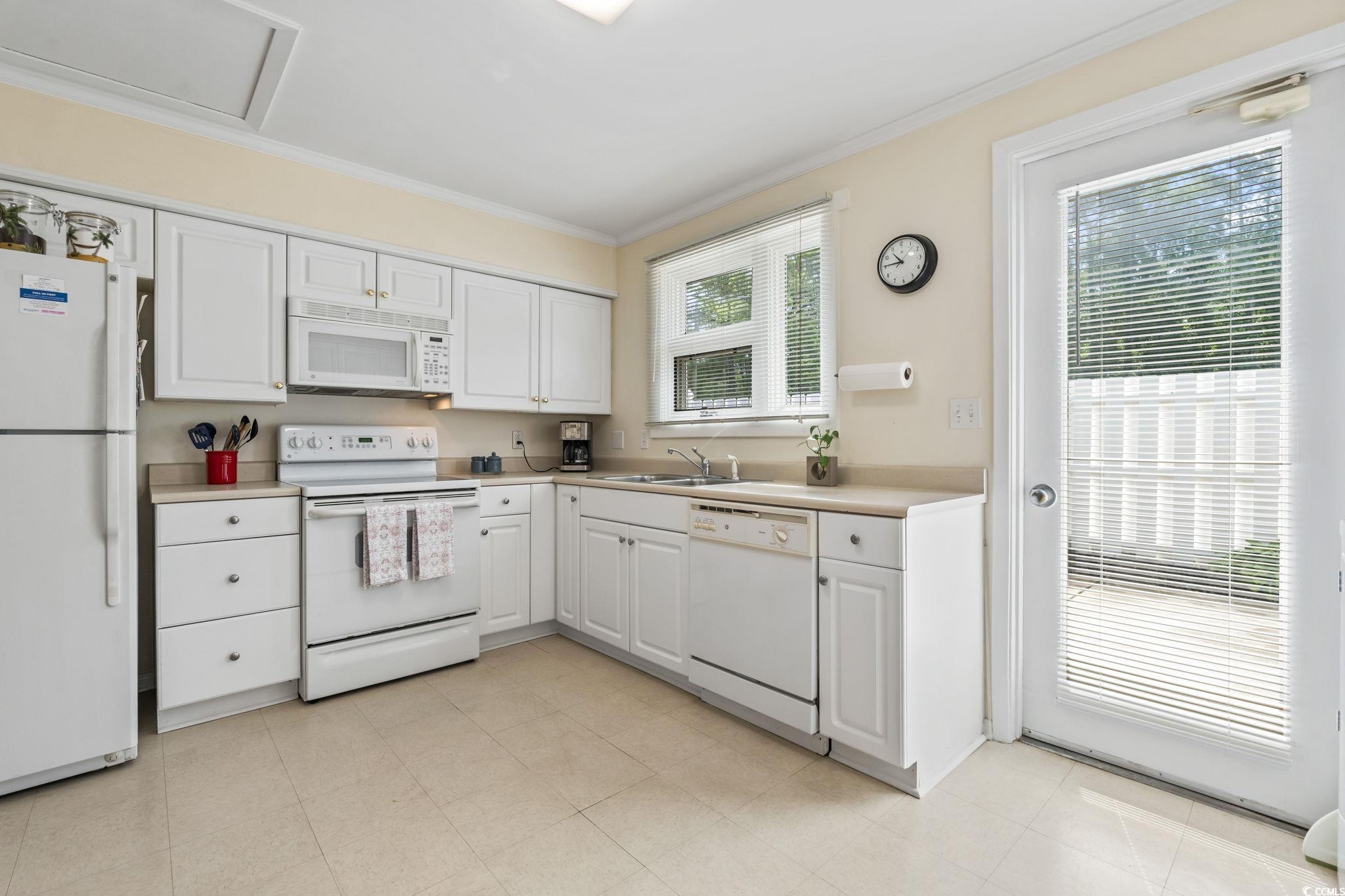 558 Juniper Drive Myrtle Beach, SC 29577 - Photo 4 of 40