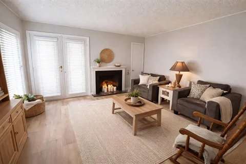 $1,050 | 9801 Walnut Street, Unit A101, Dallas, TX 75243