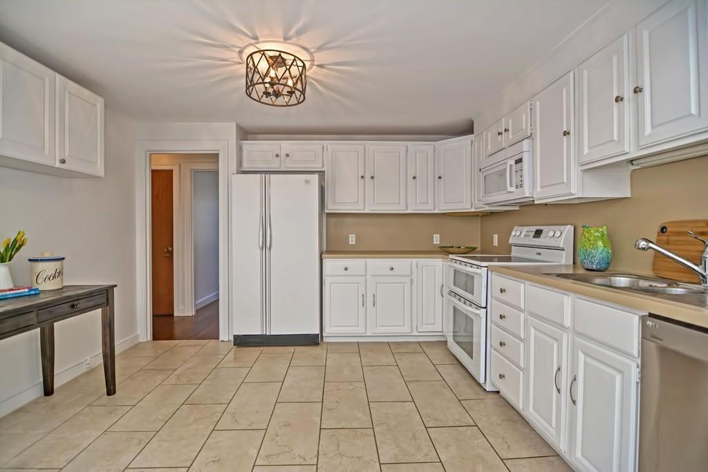 15 Ivy Road Wellesley, MA 02482 - Photo 14 of 37