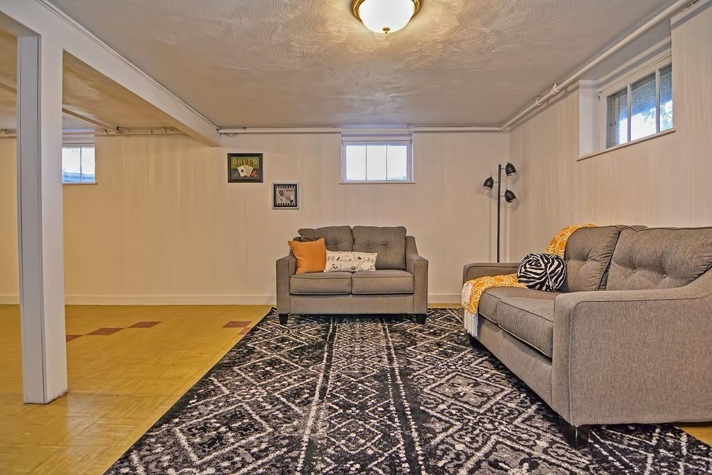 15 Ivy Road Wellesley, MA 02482 - Photo 29 of 37