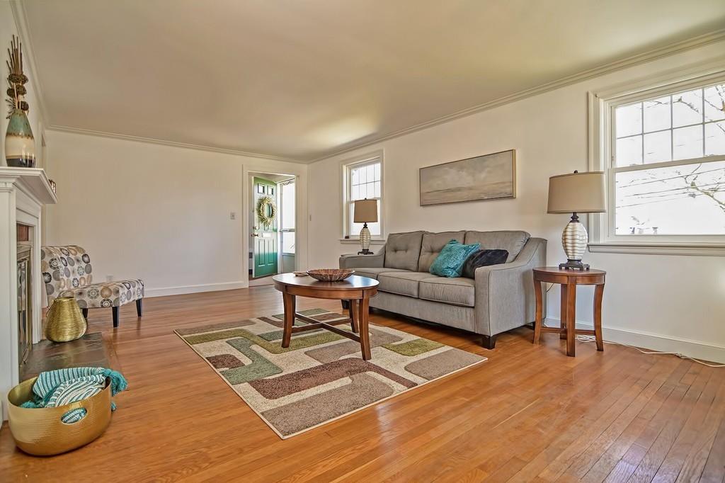 15 Ivy Road Wellesley, MA 02482 - Photo 3 of 37