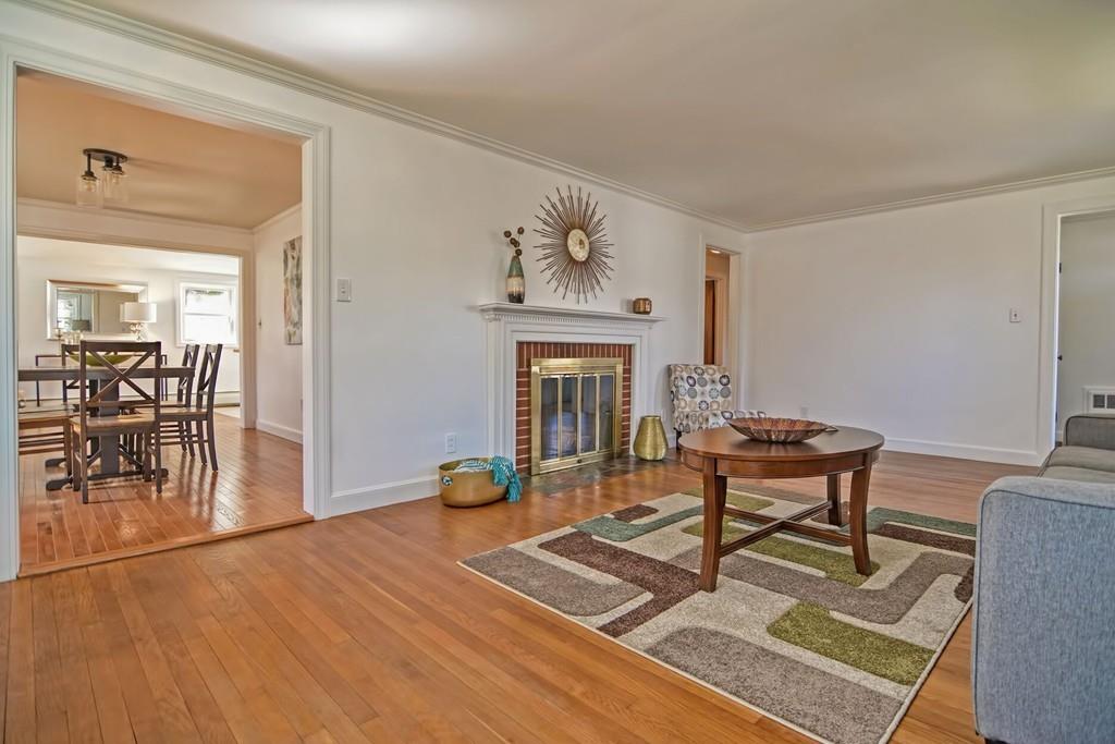 15 Ivy Road Wellesley, MA 02482 - Photo 4 of 37