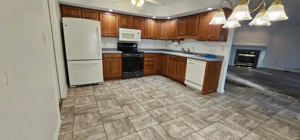 $207,900 | 112 Pilgrim Drive, Portland, IN 47371