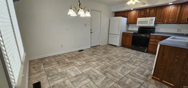 $213,900 | 112 Pilgrim Drive, Portland, IN 47371