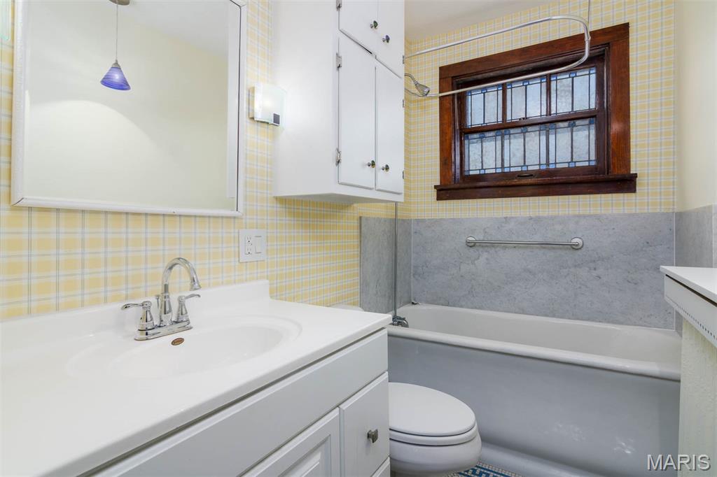 902 Walnut Street Highland, IL 62249 - Photo 17 of 43