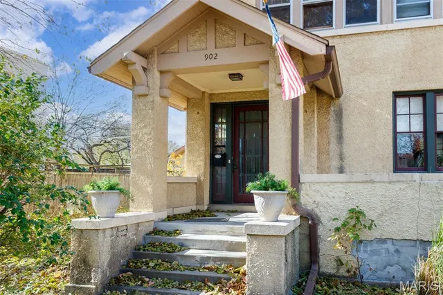 $250,000 | 902 Walnut Street, Highland, IL 62249