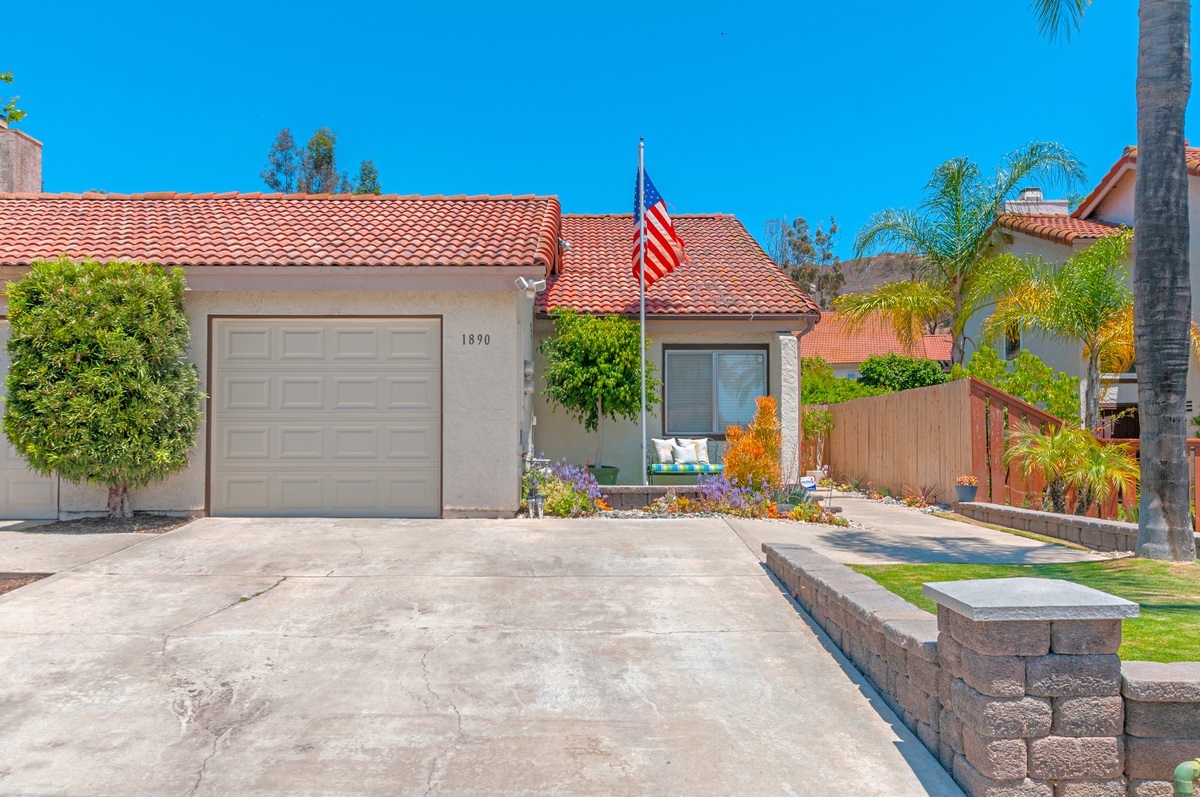 1890 Hilton Head Road El Cajon, CA 92019 - Photo 2 of 21 Gallery Image 2