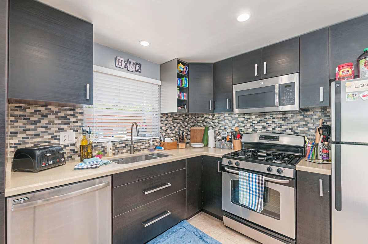 1890 Hilton Head Road El Cajon, CA 92019 - Photo 11 of 21 Gallery Image 11