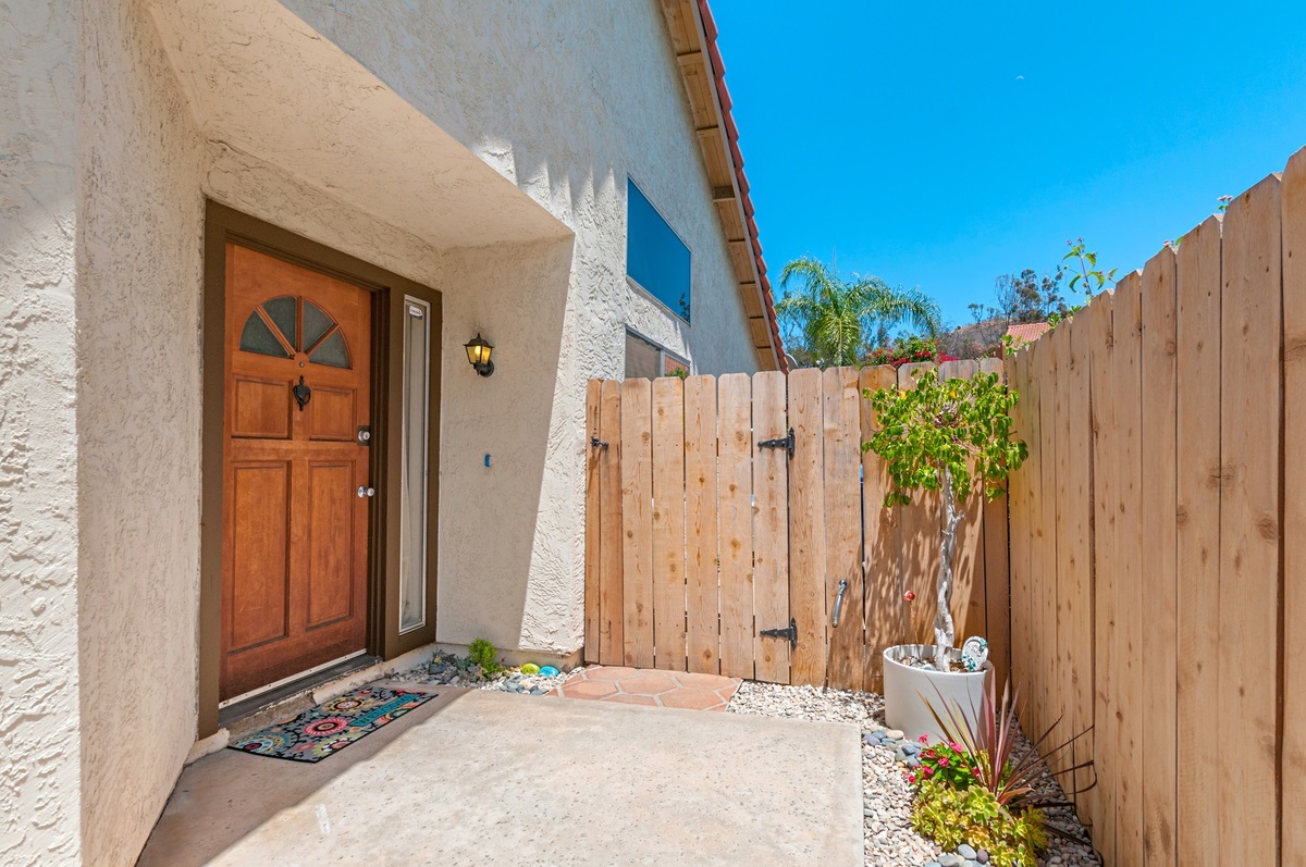 1890 Hilton Head Road El Cajon, CA 92019 - Photo 4 of 21 Gallery Image 4