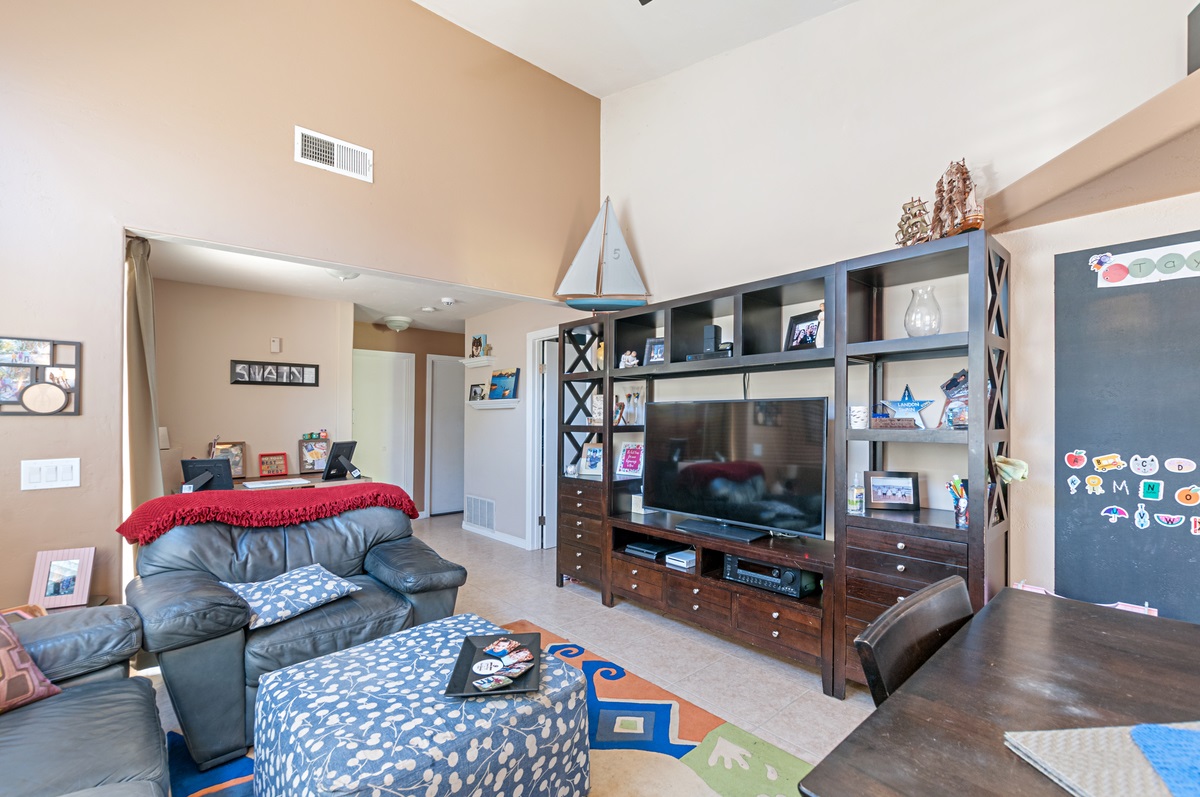 1890 Hilton Head Road El Cajon, CA 92019 - Photo 8 of 21 Gallery Image 8
