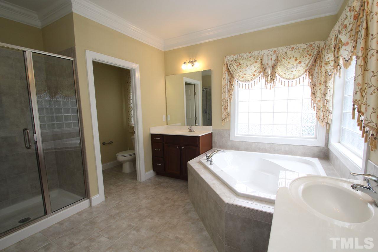 309 Ivyshaw Road Cary, NC 27519 - Photo 14 of 25