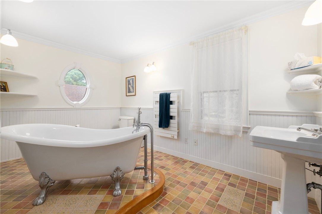 2381 Middle Road East Greenwich, RI 02818 - Photo 30 of 48 Gallery Image 30