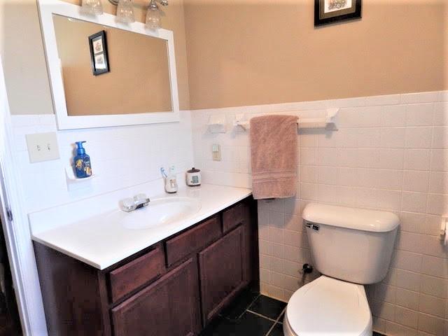 976 Friends Station Road New Market, TN 37820 - Photo 17 of 29 bathb