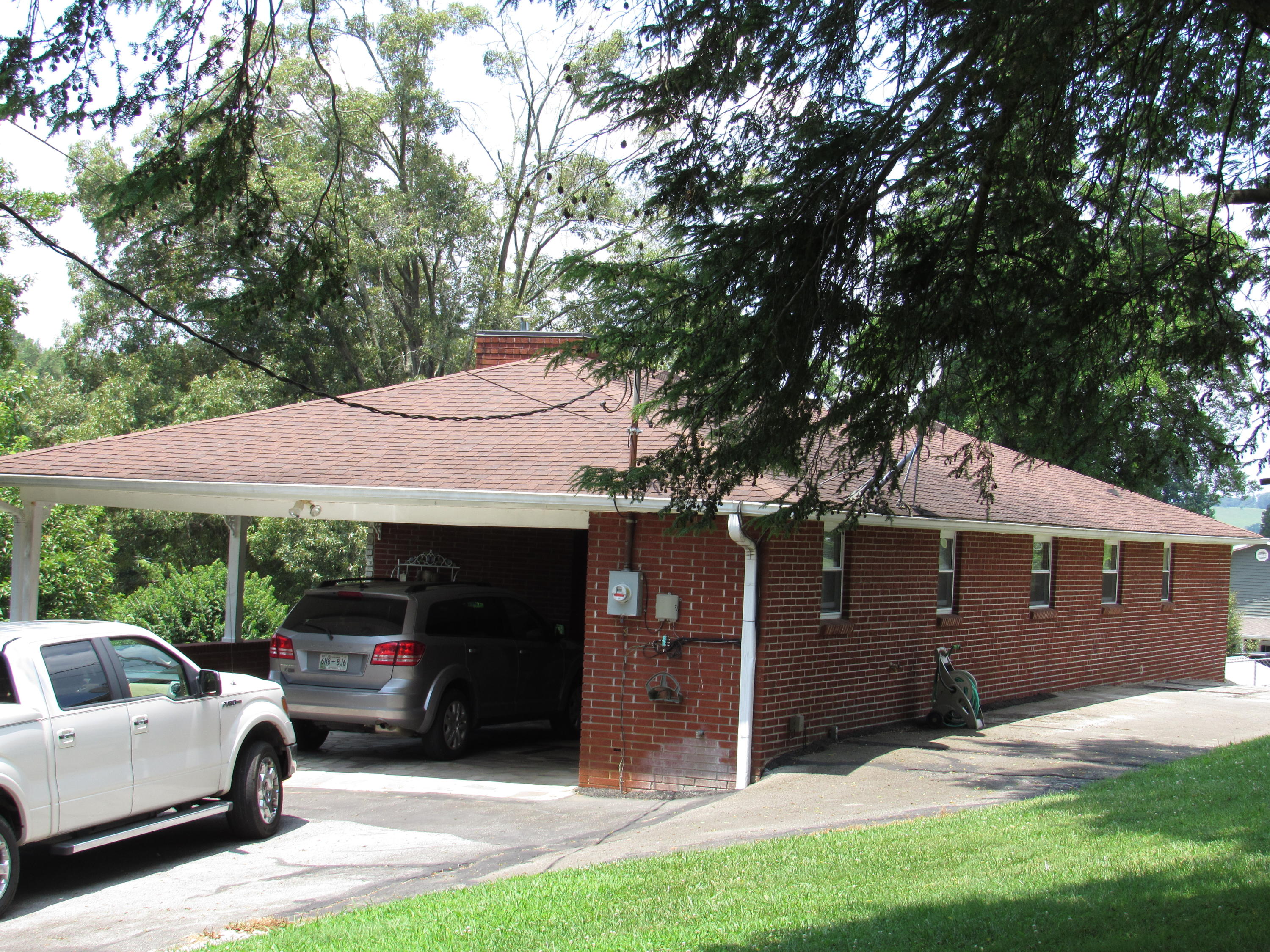 976 Friends Station Road New Market, TN 37820 - Photo 4 of 29 IMG_1388