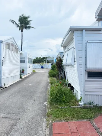 $290,000 | 23 Hibiscus Drive, Unit I, Briny Breezes, FL 33435