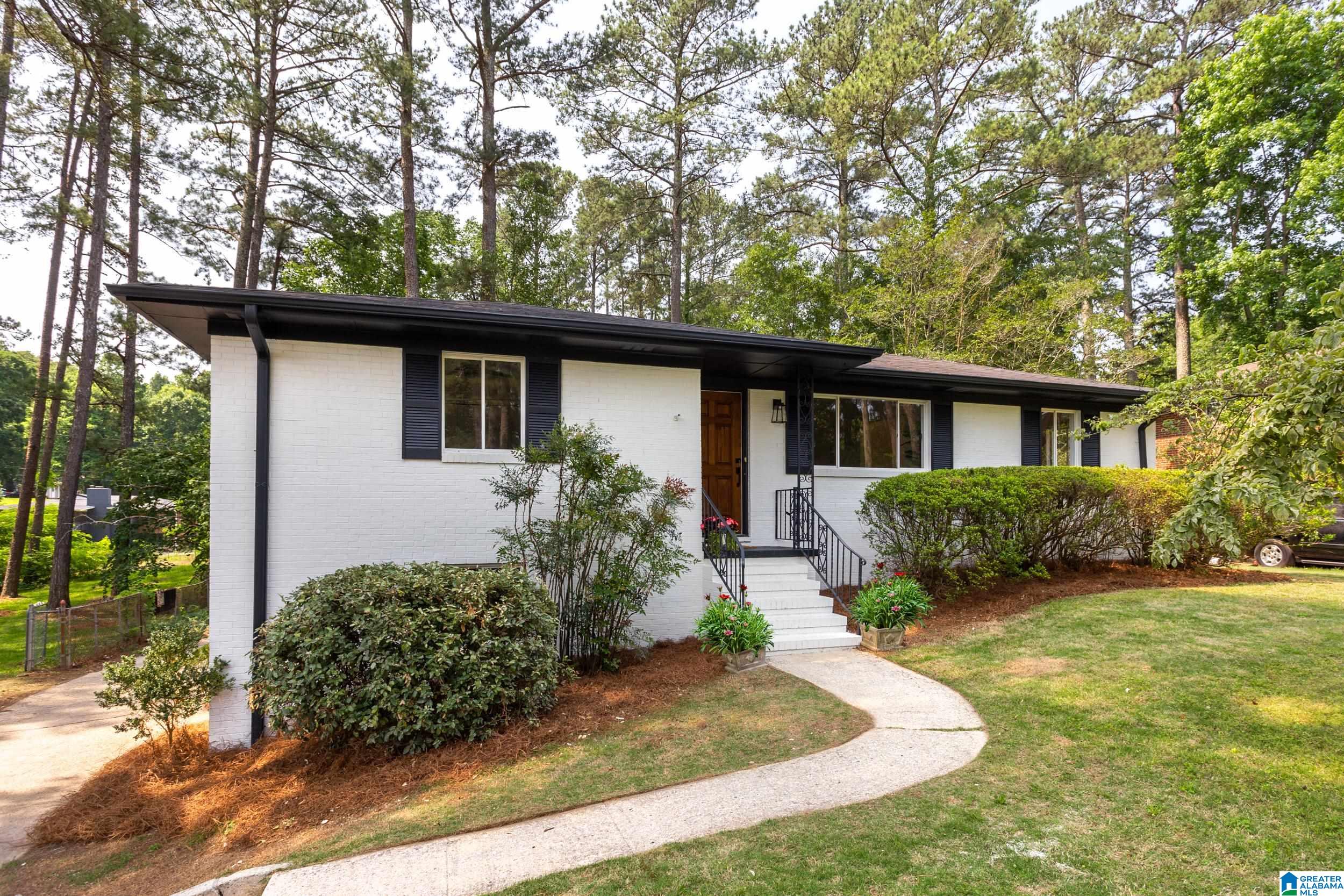 1129 Bowman Road Birmingham, AL 35235 - Photo 2 of 32
