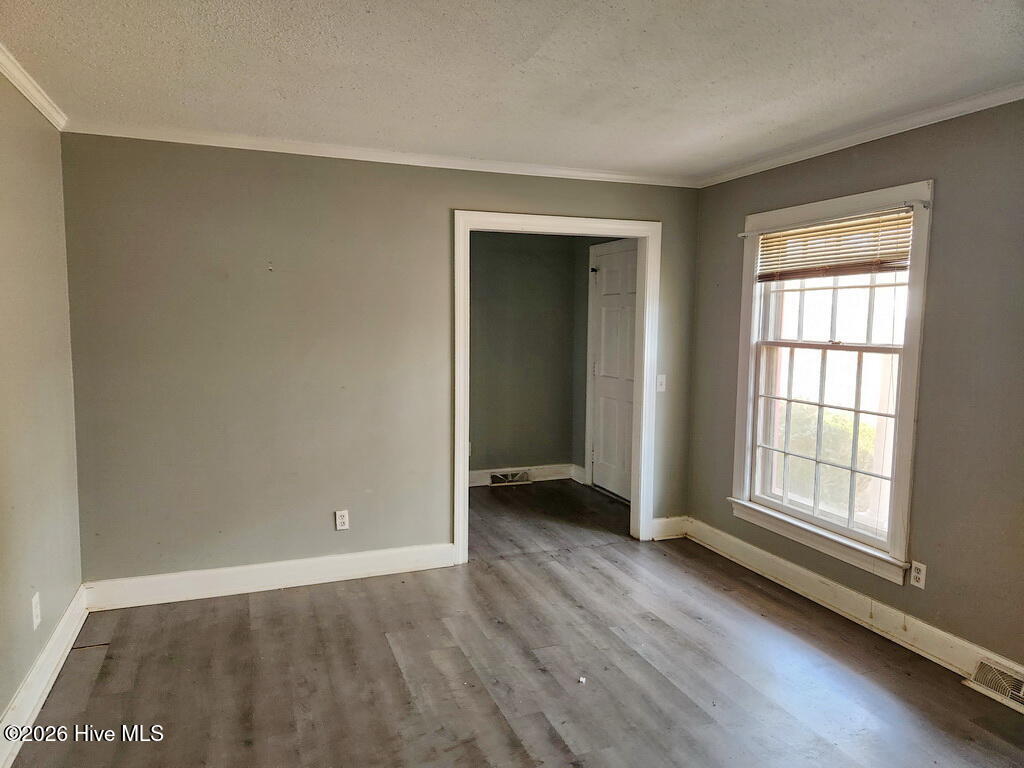 2900 Carey Road Kinston, NC 28504 - Photo 8 of 23 LIVING ROOM