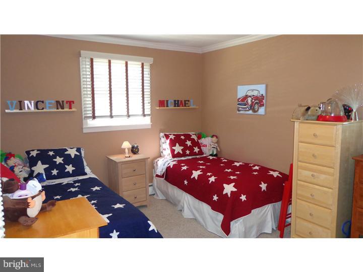 373 Heathcliffe Road Abington, PA 19006 - Photo 13 of 25
