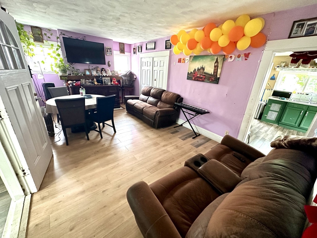107 Dorset Street Springfield, MA 01108 - Photo 6 of 23