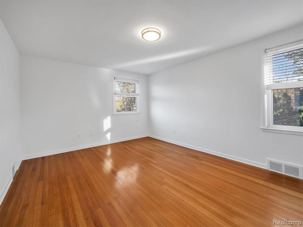 18551 Riverside Drive Beverly Hills, MI 48025 - Photo 35 of 58