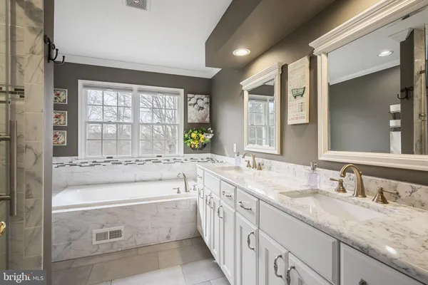 $975,000 | 3 Milburne Lane, Robbinsville, NJ 08691