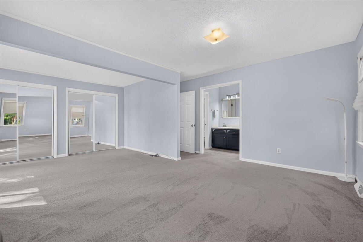 947 Foxcroft Road Charleston, SC 29412 - Photo 23 of 45 23-Brandi Sanicharr - DSC09432