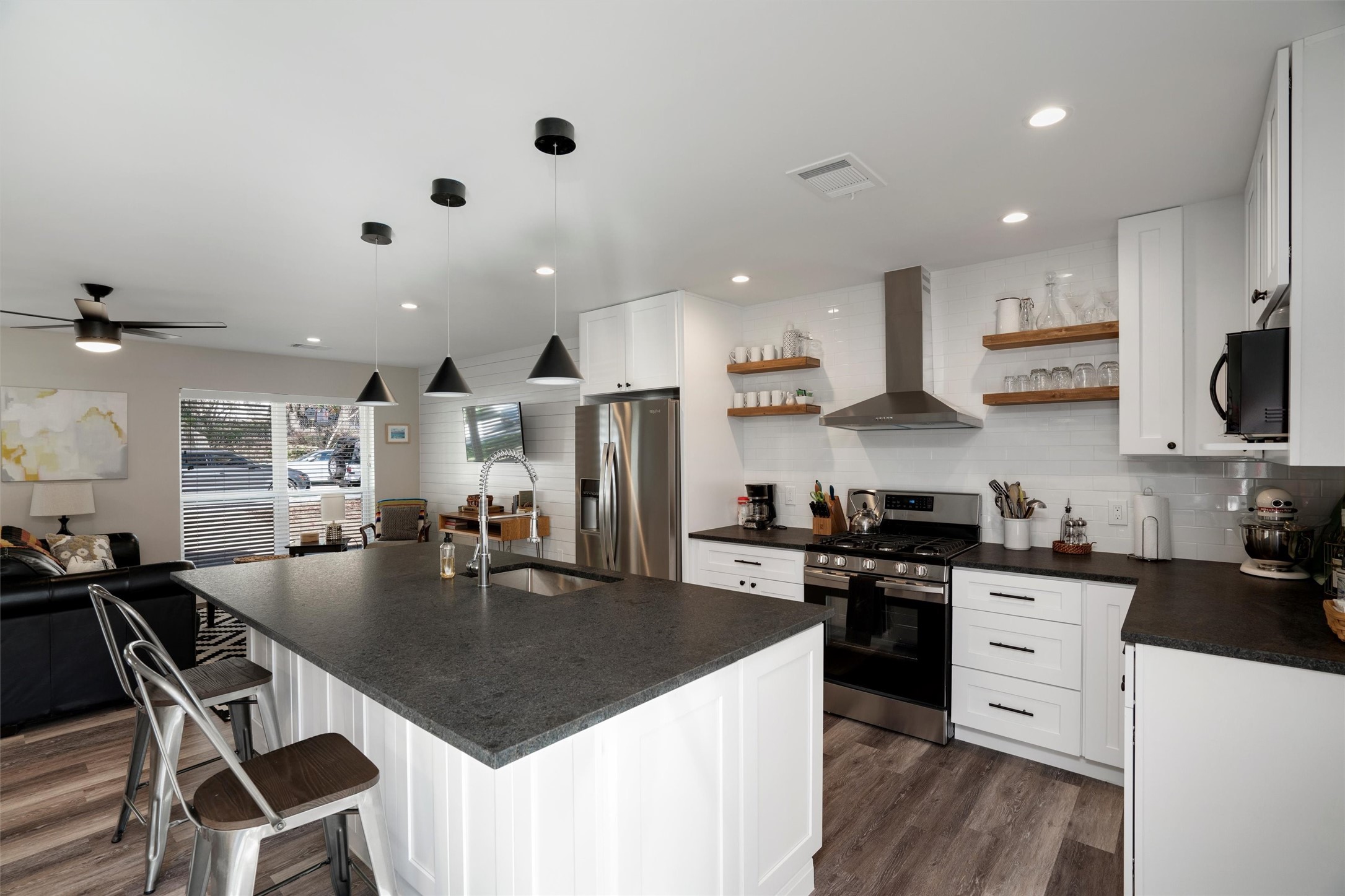 2613 Carnarvon Lane Austin, TX 78704 - Photo 1 of 20