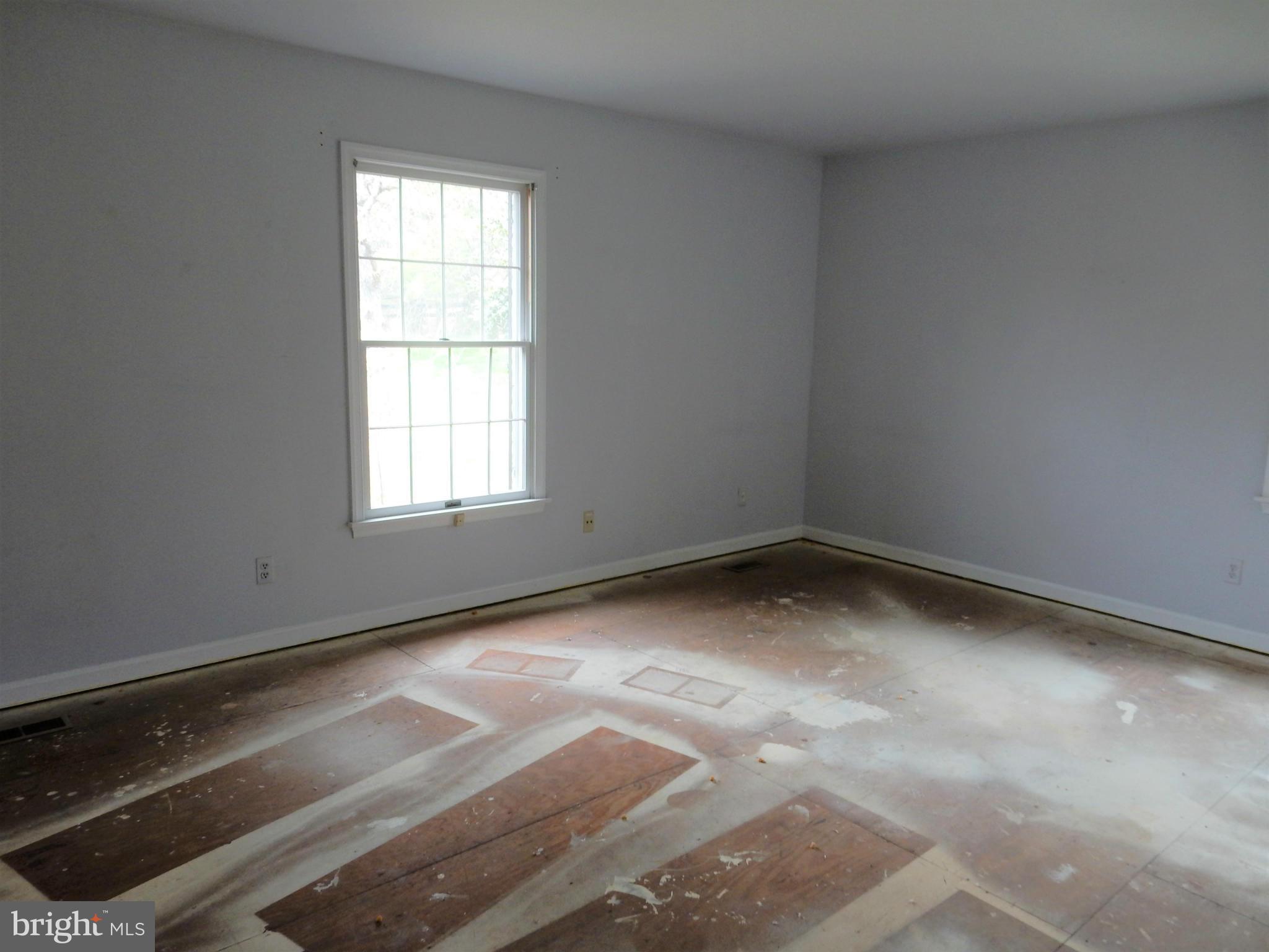 11311 Stuart Mill Road Oakton, VA 22124 - Photo 17 of 30 Bedroom 3