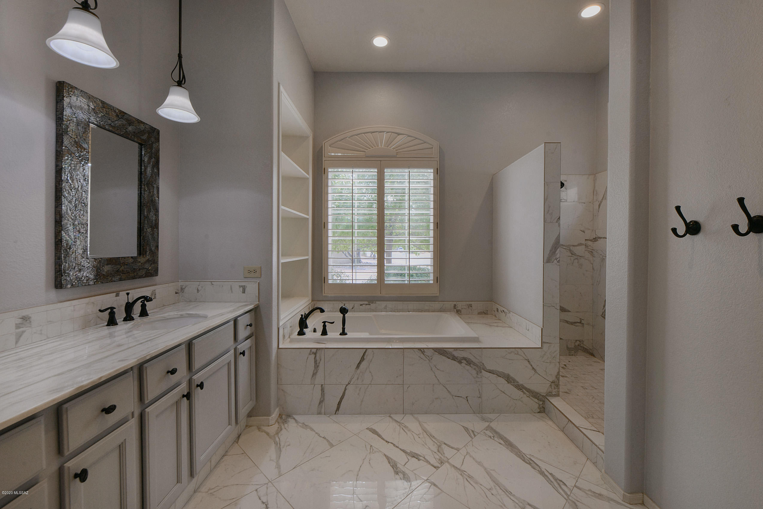 12531 North Forest Lake Way Oro Valley, AZ 85755 - Photo 18 of 31