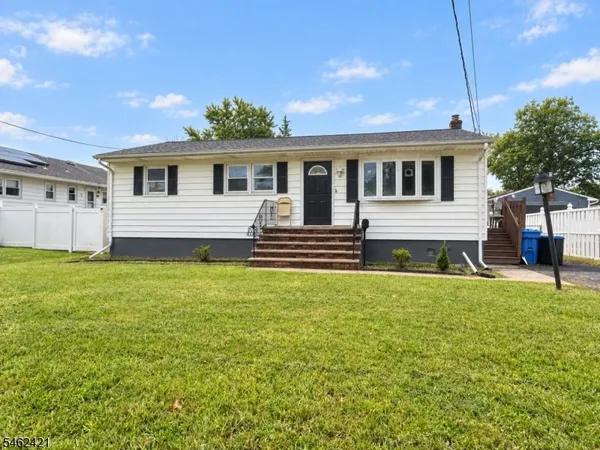 $475,000 | 125 Rock Lane, Middlesex, NJ 08846