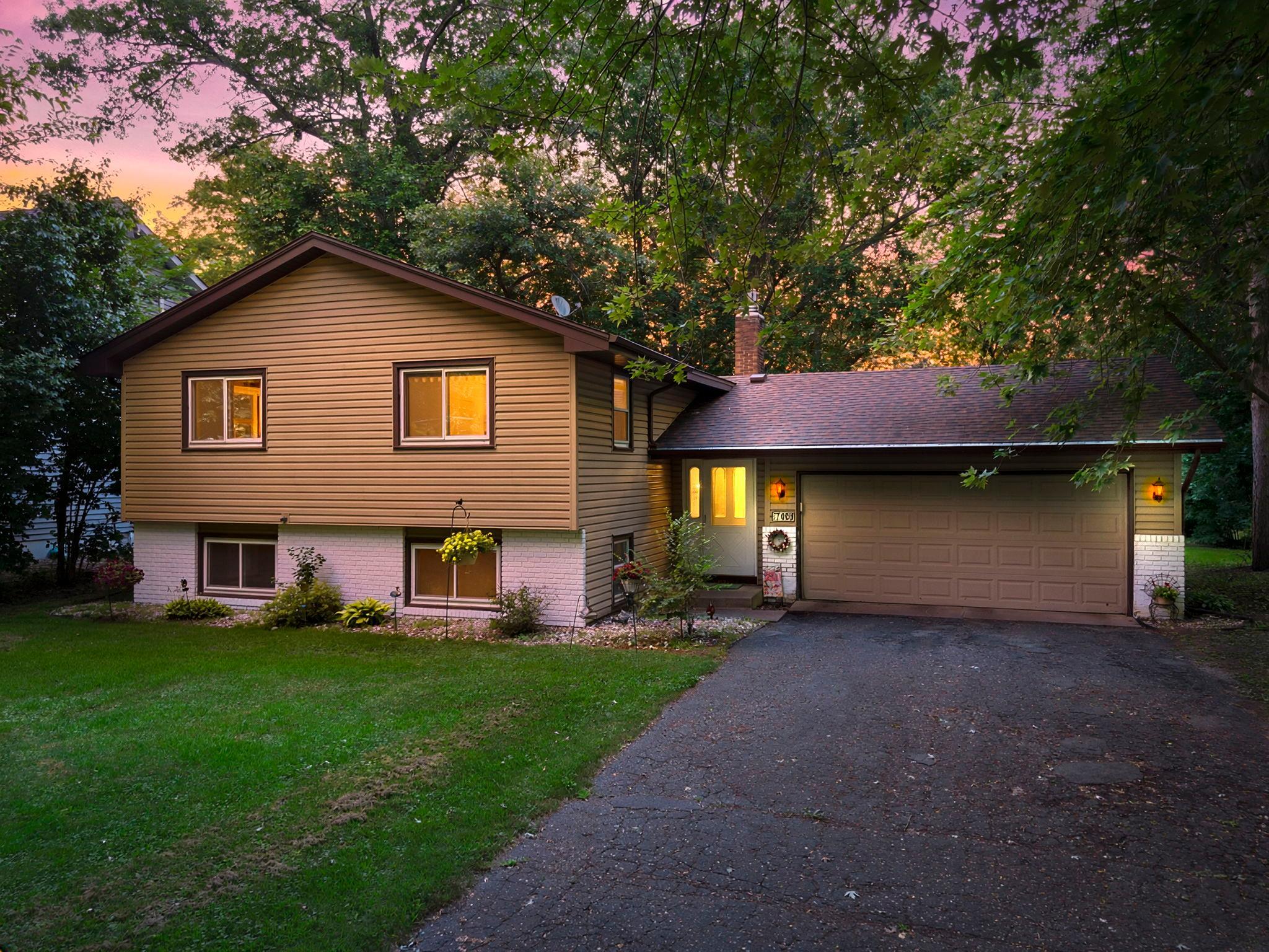 7989 Eastwood Road Mounds View, MN 55112 - Photo 1 of 1 Gallery Image 1