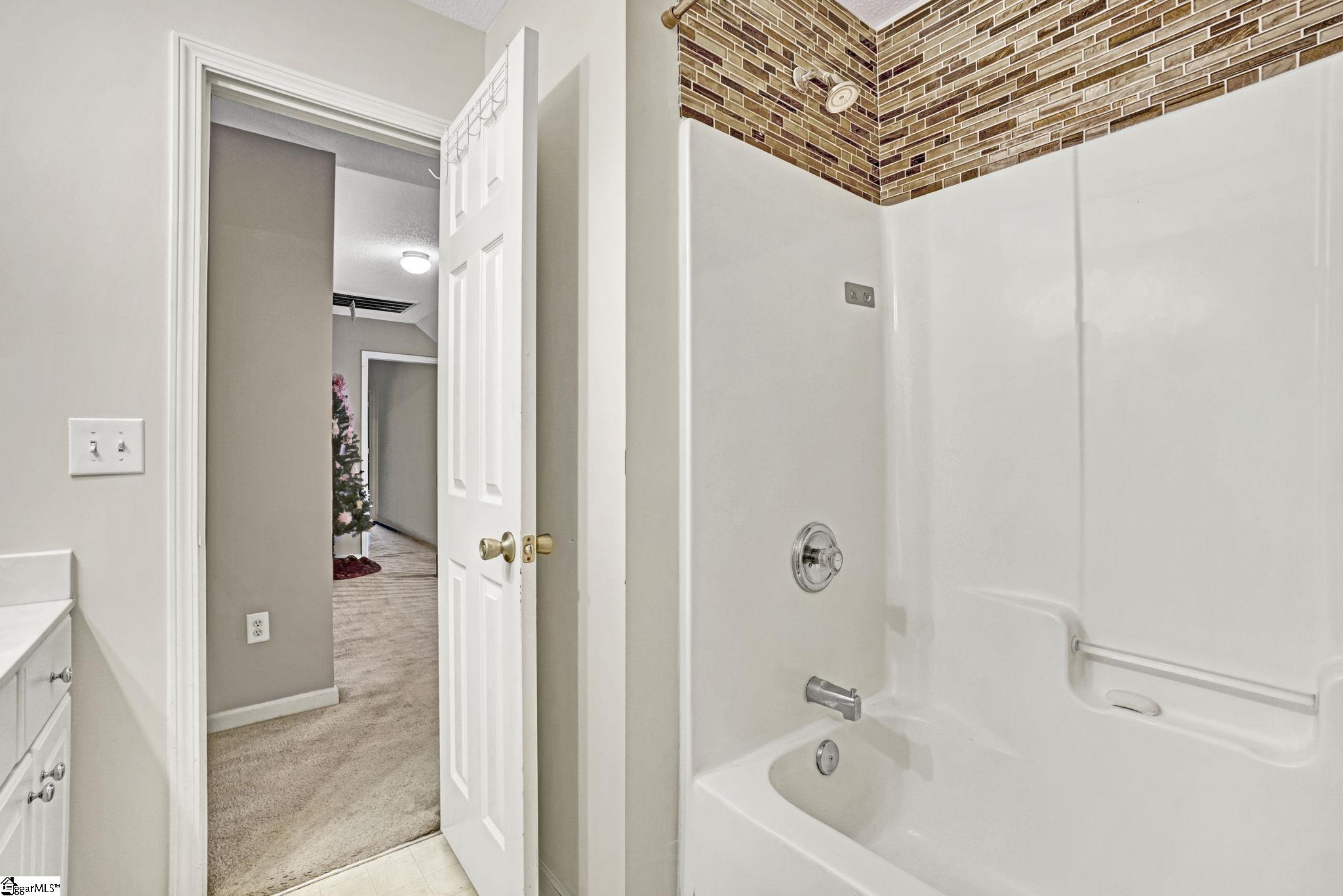 133 Hurst Avenue Anderson, SC 29625 - Photo 28 of 50