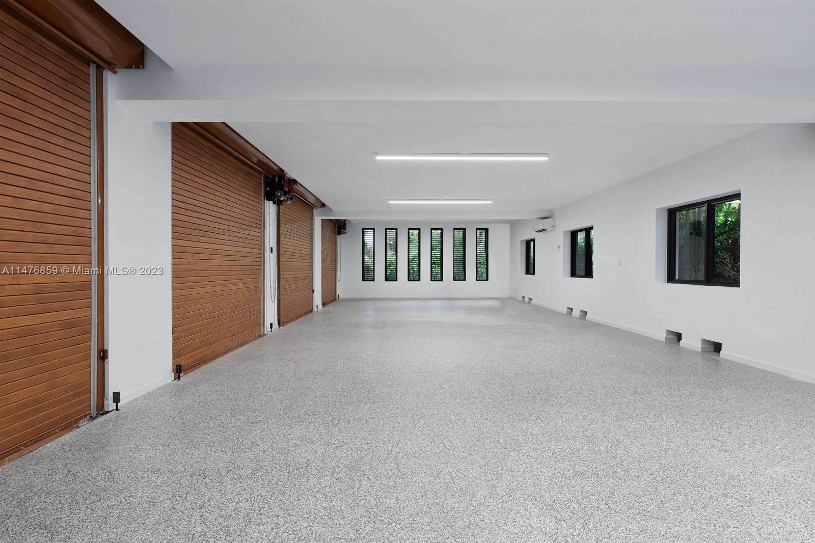 40 Palm Avenue Miami Beach, FL 33139 - Photo 49 of 62 a view of an empty room with a window