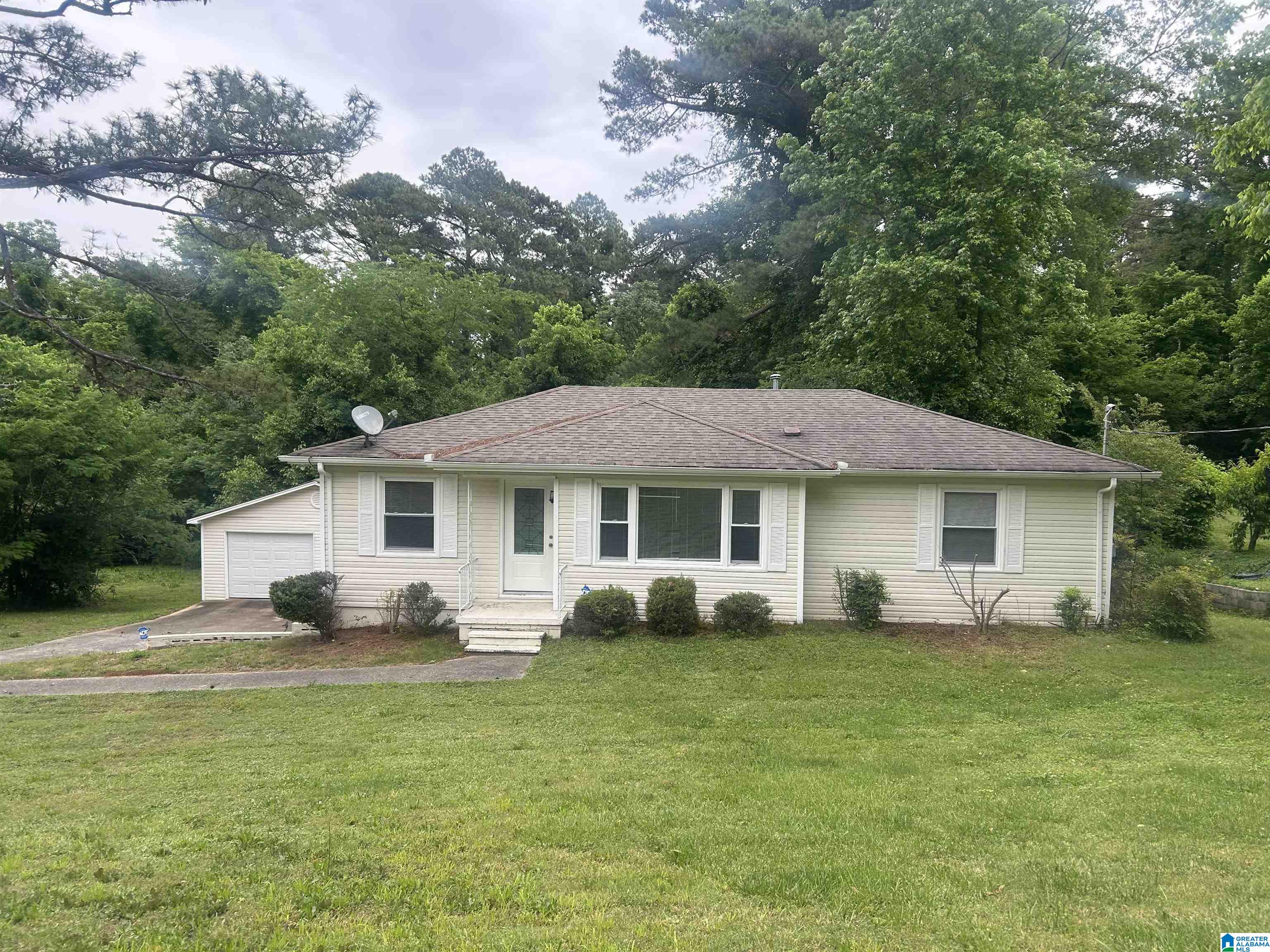 2229 5th Street Northeast Center Point, AL 35215 - Photo 2 of 5