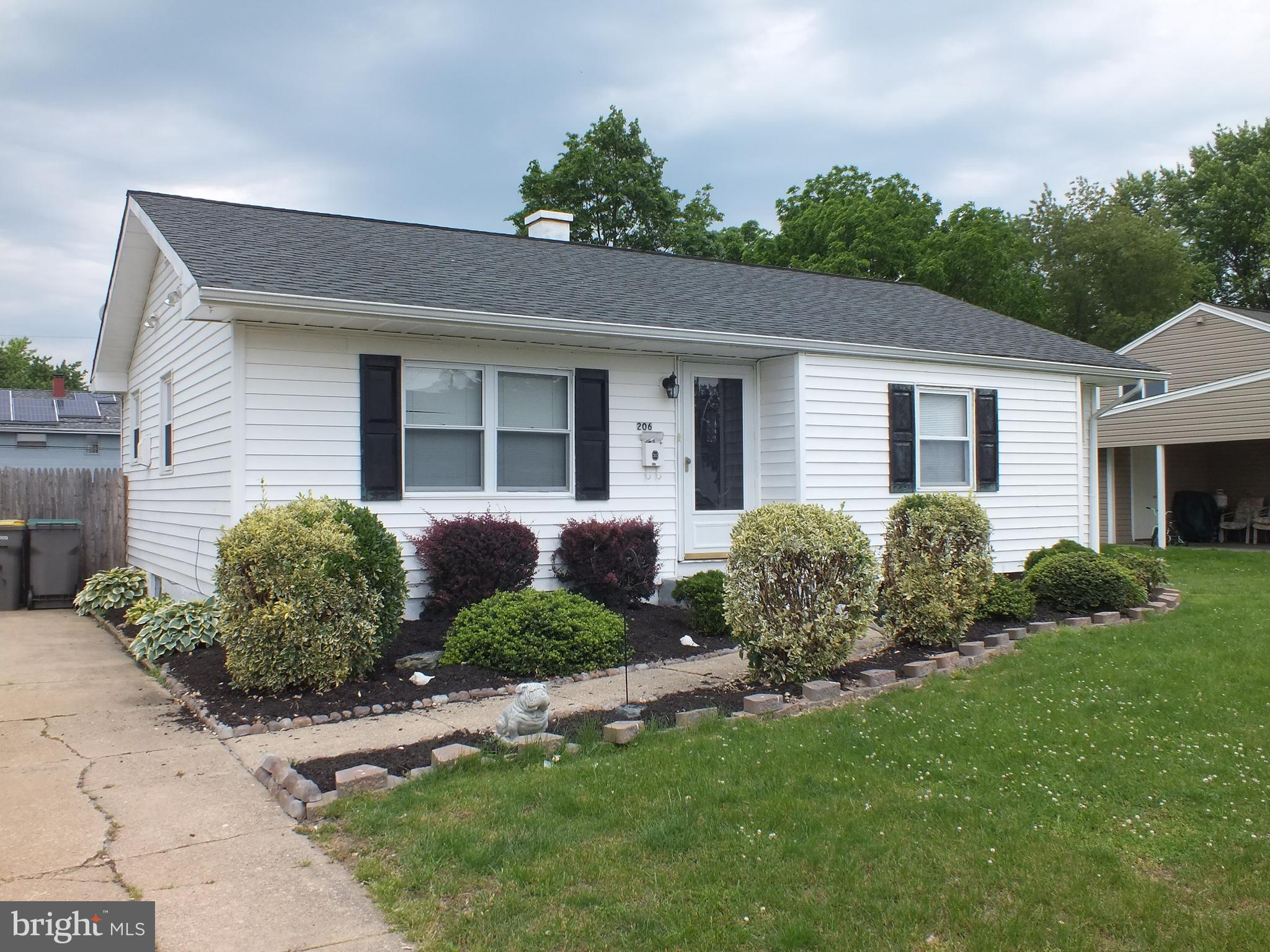 206 Elderfield Road Newark, DE 19713 - Photo 2 of 28 Gallery Image 2