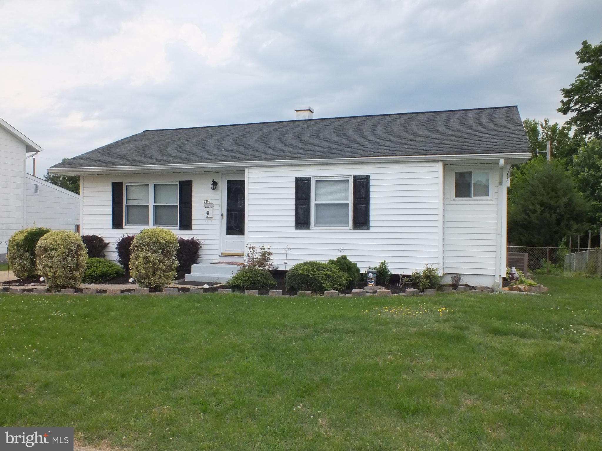 206 Elderfield Road Newark, DE 19713 - Photo 3 of 28 Gallery Image 3