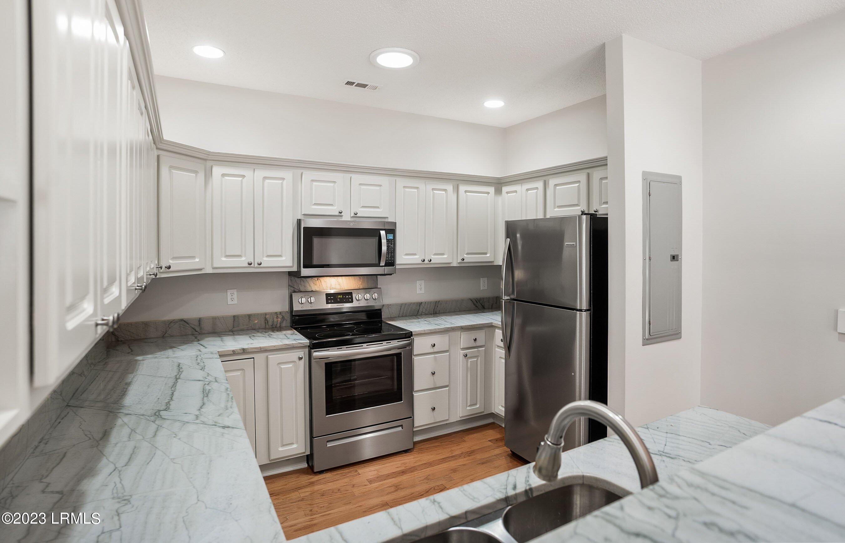 2 Rockville Way Beaufort, SC 29902 - Photo 7 of 37 DSC03179-95-1.jpg-SMALL